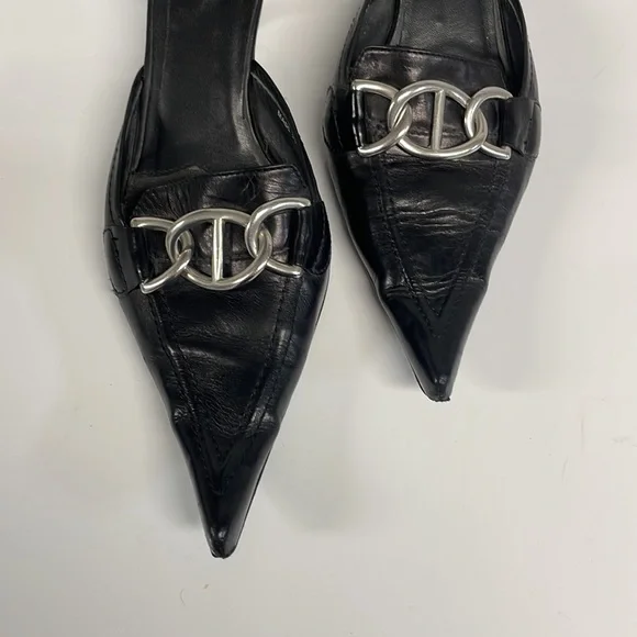 Black very pointy kitten heels - Picture 2 of 7